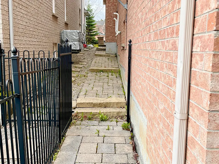 57 Buena Vista Dr — Photo 16