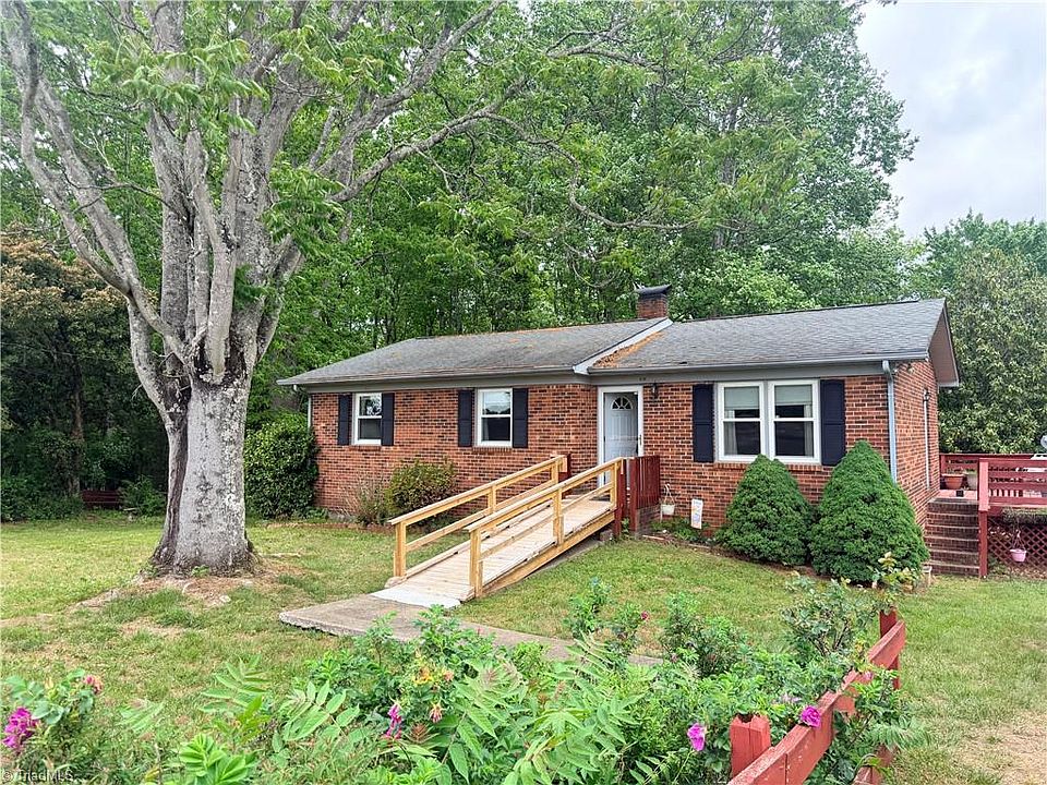 1st image of 581 Martin Byrd Rd