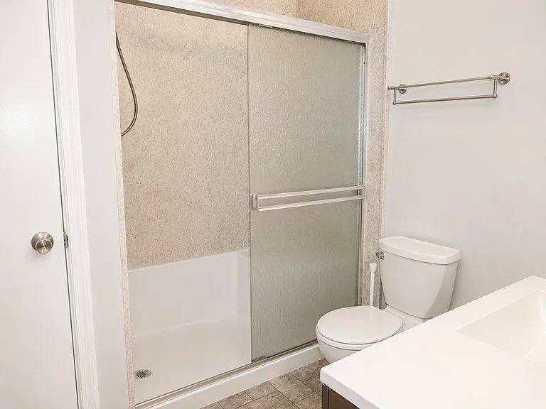 118 Henning Dr — Photo 20