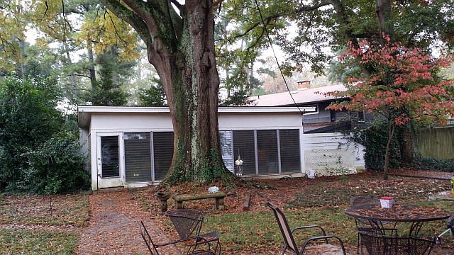 2nd image of 809 Lumpkin St