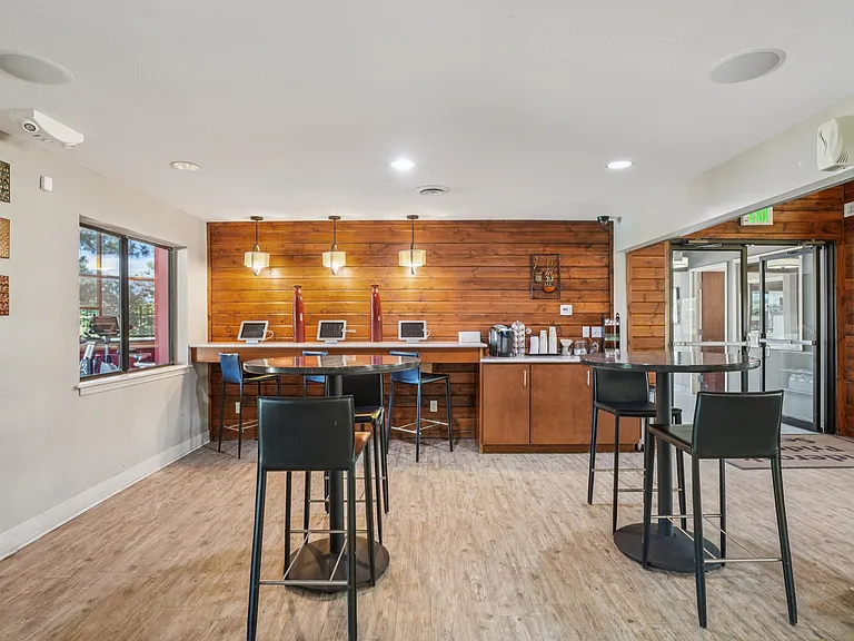 University Village Apartments — Photo 12