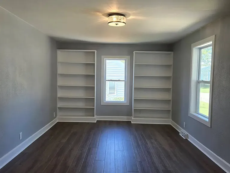 2210 Hampton Rd — Photo 8