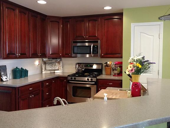 Cherry Cabinets in Kitchen
