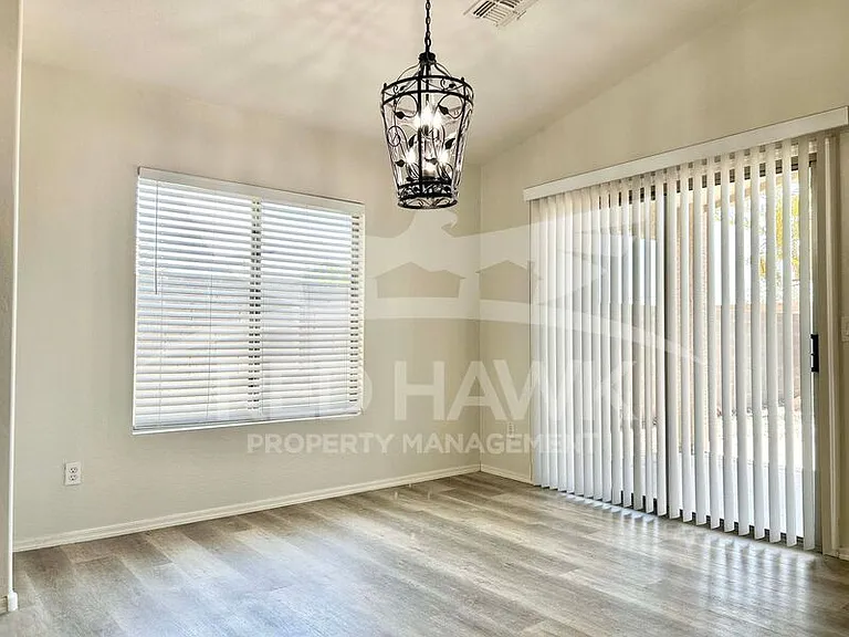 38564 N La Grange Ln — Photo 8