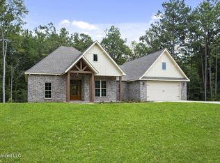 302 Pine Ridge Dr, Petal, MS 39465
