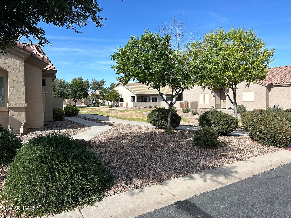 2nd image of 1558 E MANOR Drive