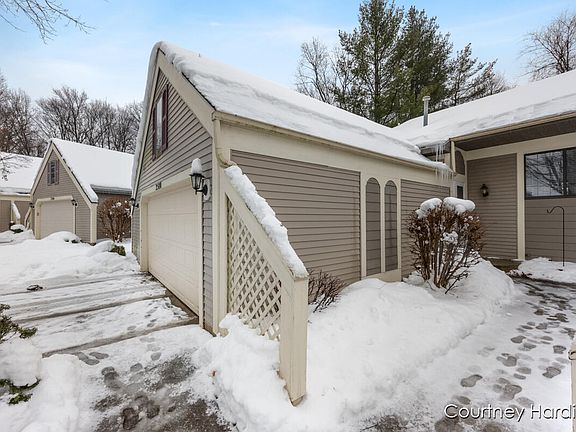 2nd image of 2580 Bridgeport Ln SE #5