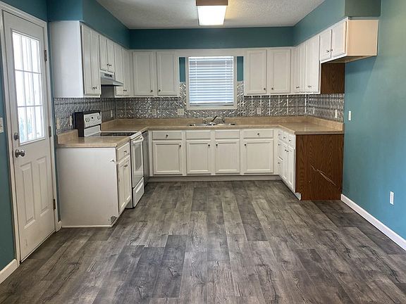 4th image of 1336 Lookout Dr