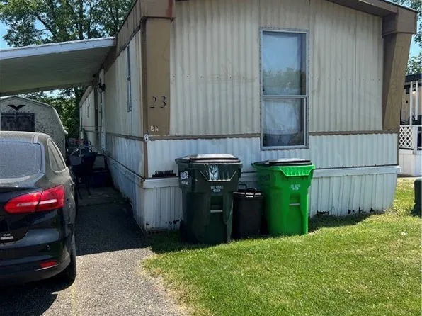 23 Charles Dr, Dover, OH 44622