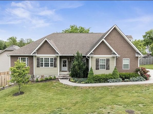 2430 Chimney Rock Ln