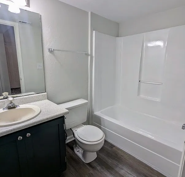 2350 Horne Ave #3 — Photo 3