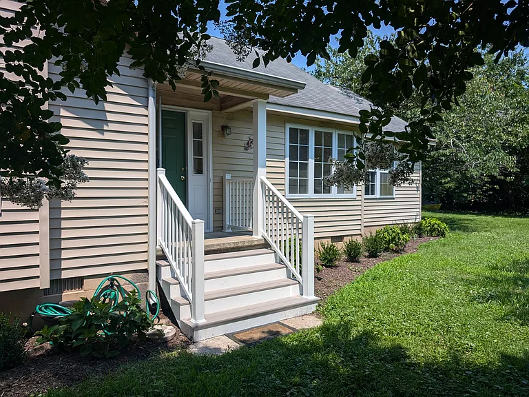 7430 Bayside Rd — Photo 1
