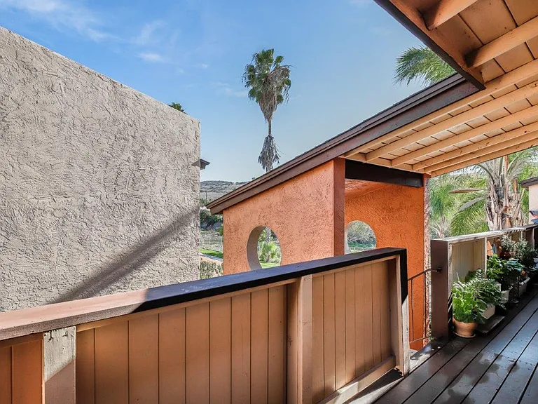 Monte Vista Apartments — Photo 30