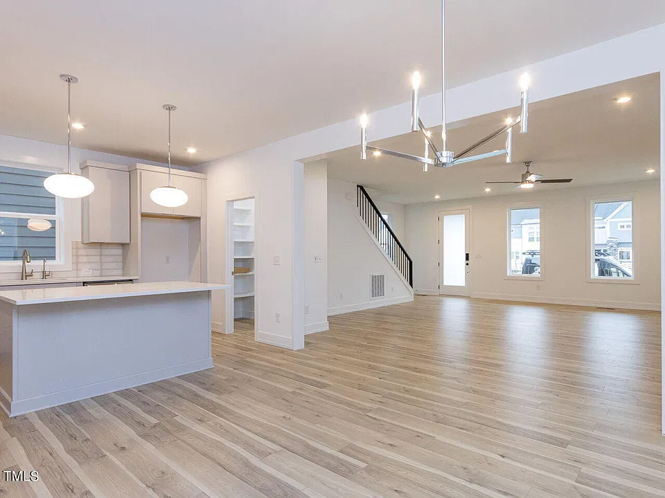 290 Wendover Pkwy