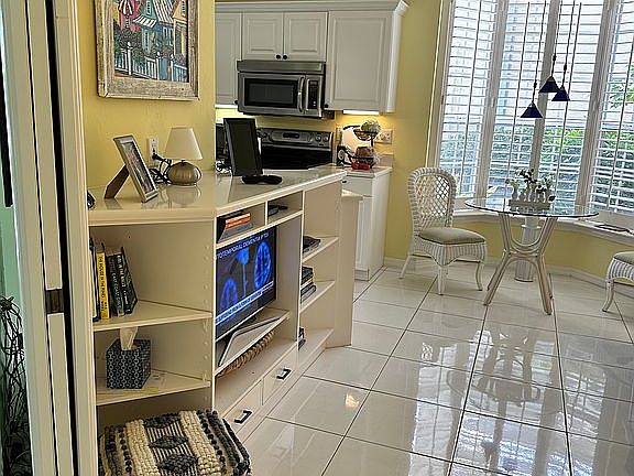 3rd image of 61 Silver Oaks Cir APT 12104