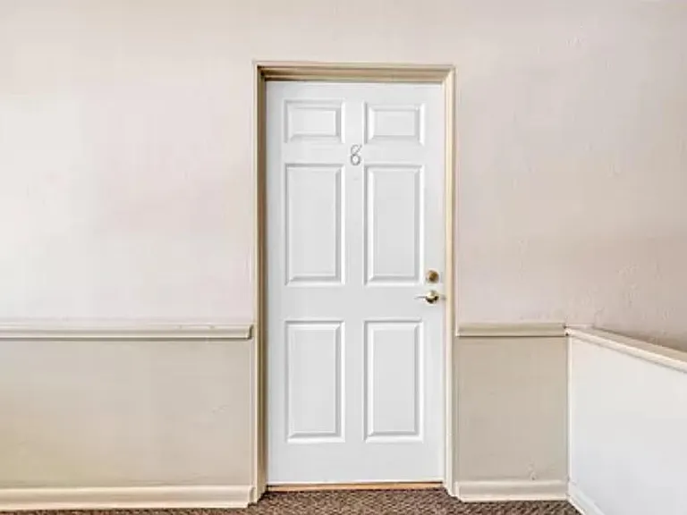 155 N Jackson St #8 — Photo 3