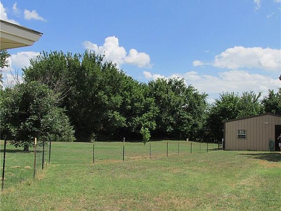 3rd image of 120 Valley Vista Dr