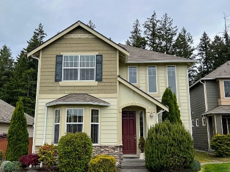 9212 Campus Glen Dr NE — Photo 1