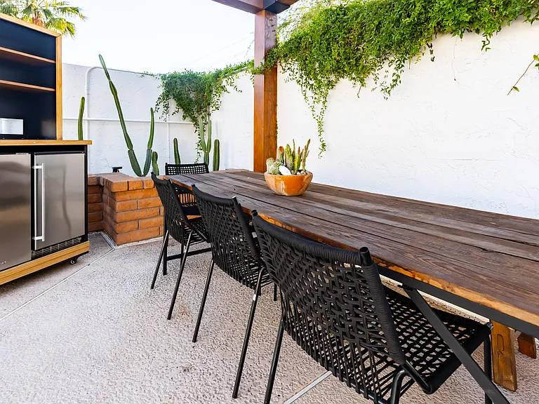 Outdoor dining