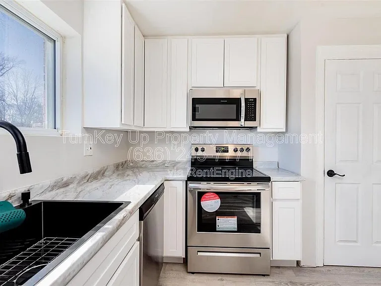3513 Palace Ct — Photo 3