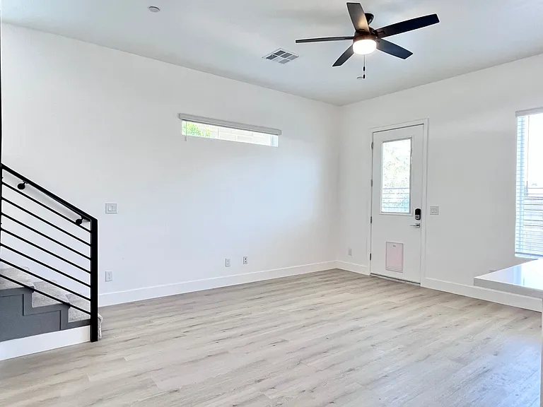 1247 E Colter St #11 — Photo 16