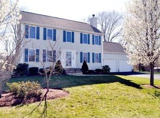 25 Ashford Ln, Attleboro, MA 02703
