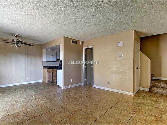 5th image of 3459 Villa Knolls South Dr