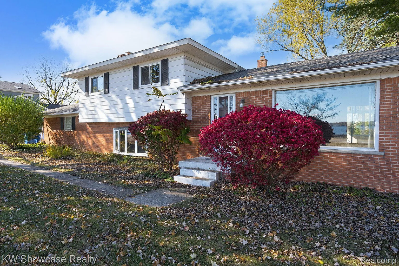 5274 Cooley Lake Rd photo 1