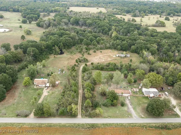 18586 1st St, Spiro, OK 74959