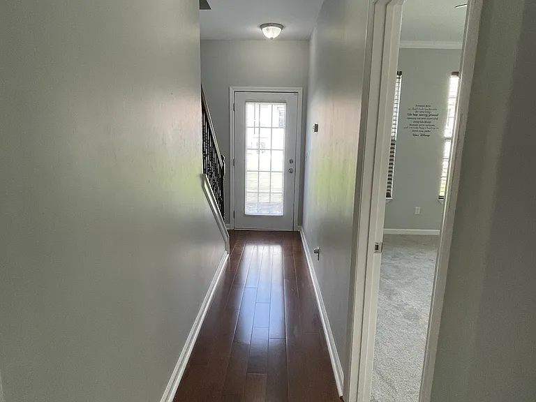 1605 Villa Cir — Photo 4