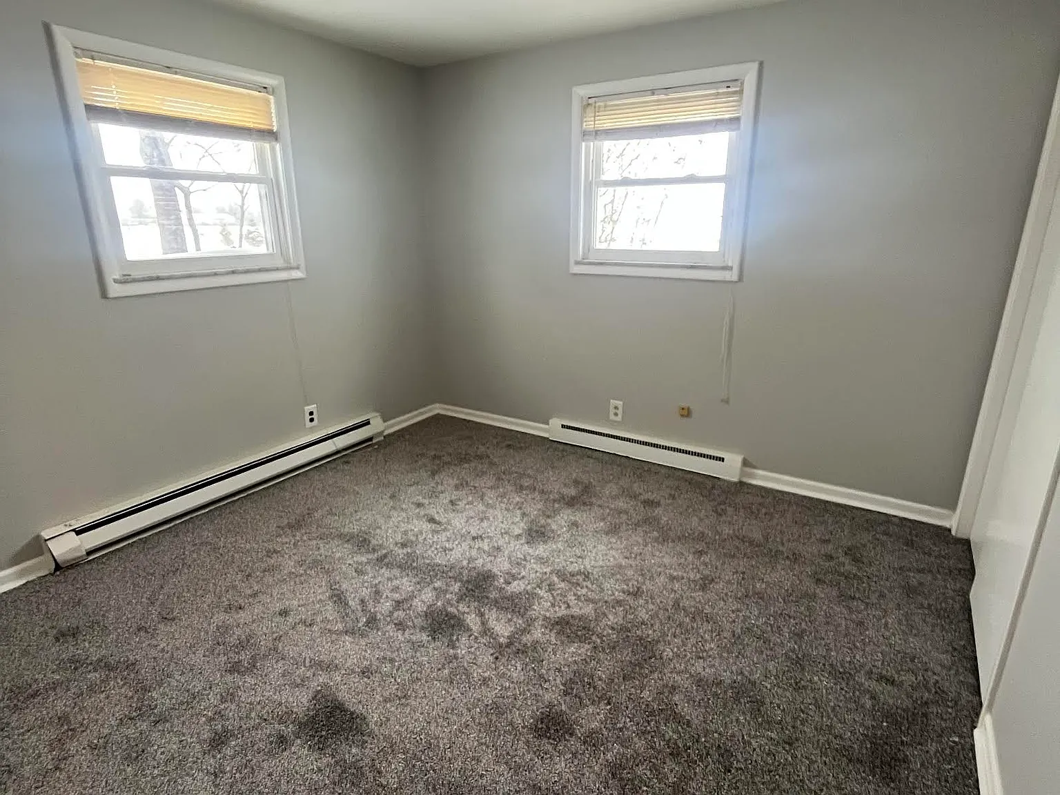 3 bed, 1.5 bath, 1560 sqft, $2,000 — Photo 4