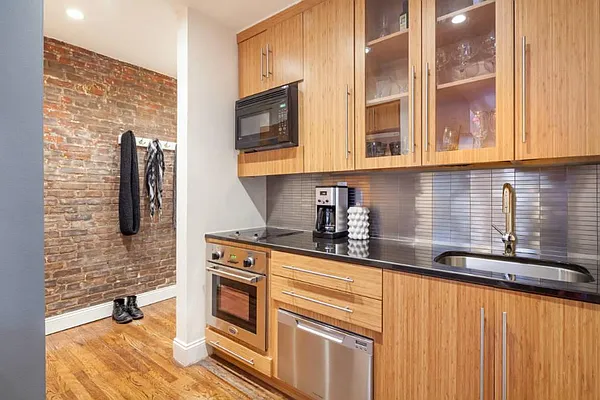 Sold by Compass | media 2