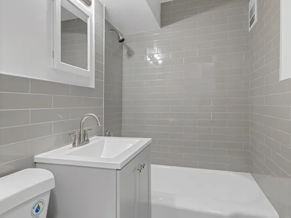 900 West 190th Street 12K image 5 of 6
