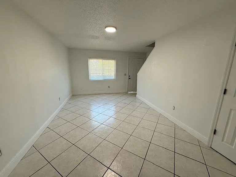 133 Garden Dr — Photo 4