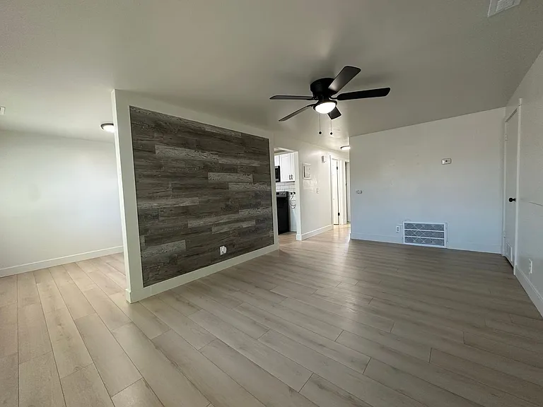 1801 W Parkway Blvd — Photo 12