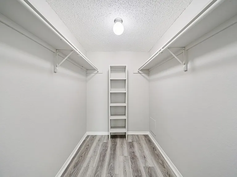 Cedar Park Apartments — Photo 54