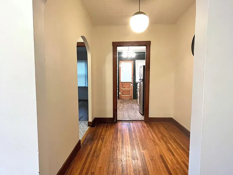 209 W 8th Ave — Photo 4