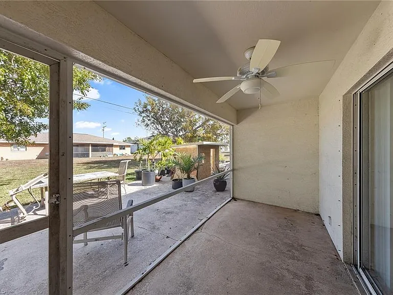 845 SE 8th Ter — Photo 20