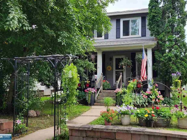 318 11th St S, Virginia, MN 55792