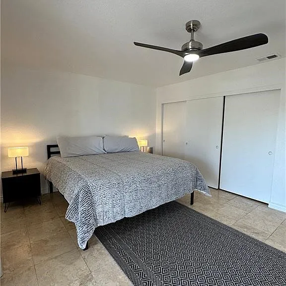 22867 Cove View St #B — Photo 17