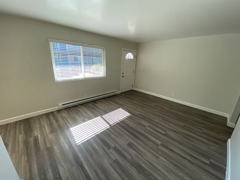 Mosaic Apartments — Photo 6