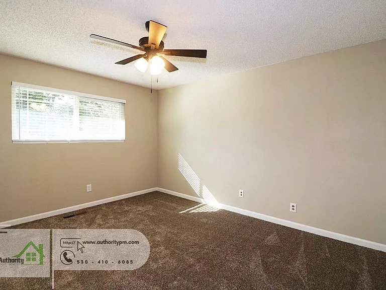 155 Mary Ln — Photo 21