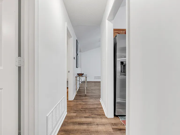 8301 Manhatten Dr — Photo 20