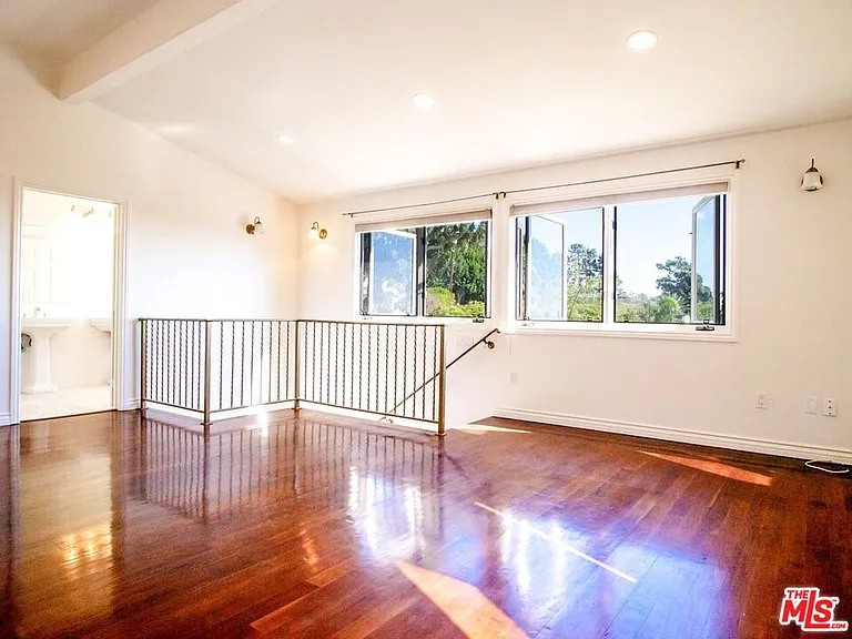 2239 Vista Del Mar Pl — Photo 9