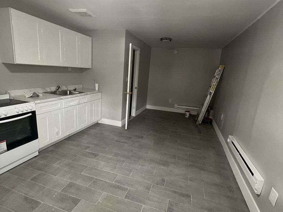 1st image of 2000 Grand Ave #1
