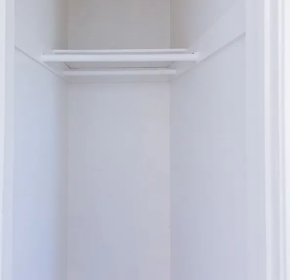1743 La Brea Residences — Photo 18