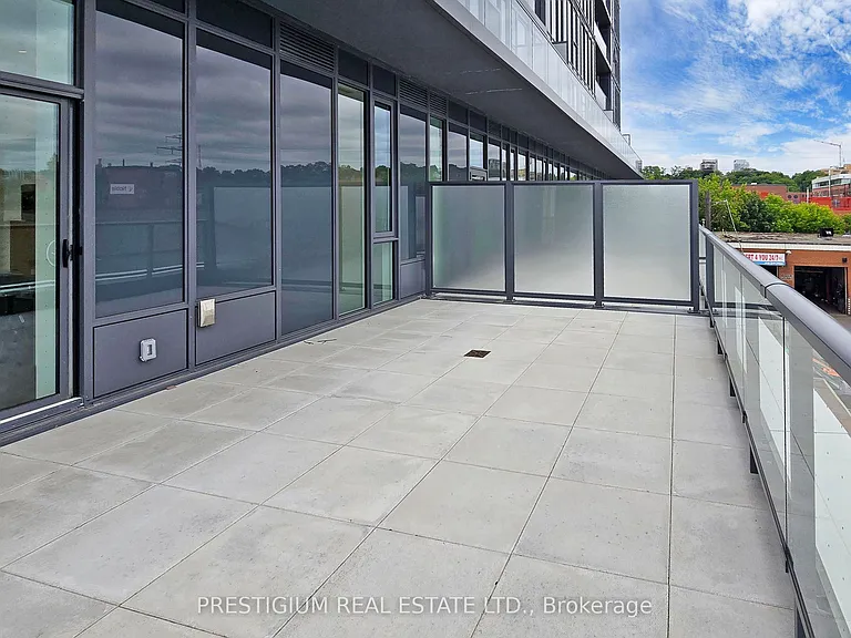 500 Dupont St #208 — Photo 23