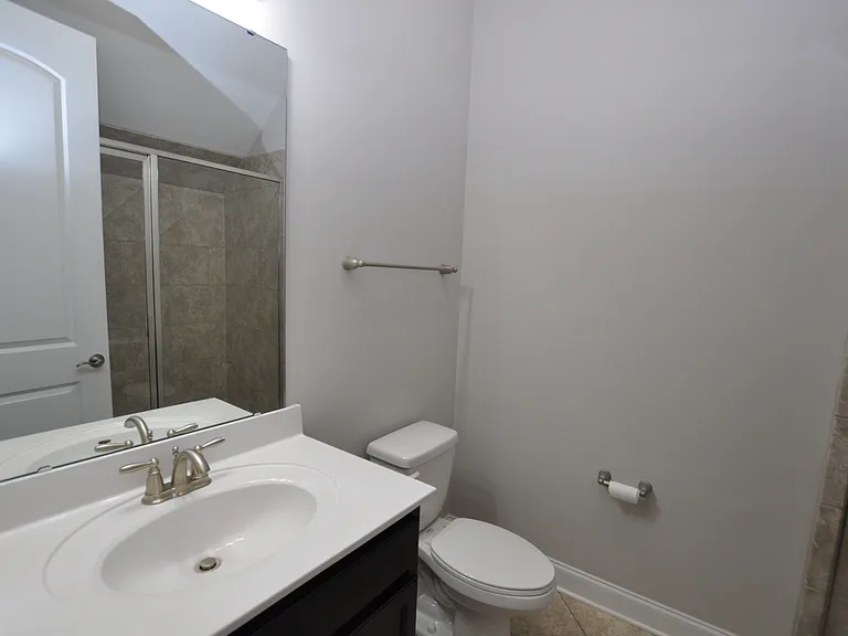 1004 Sterling Dr — Photo 10