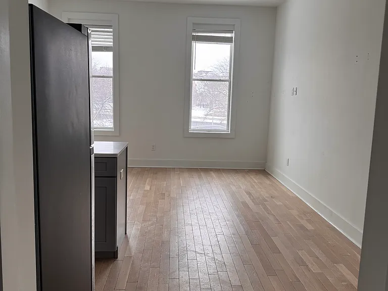95 Troup St #5 — Photo 9