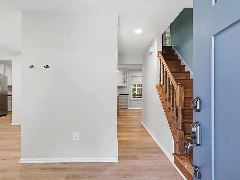 8818 Blue Sea Dr — Photo 6